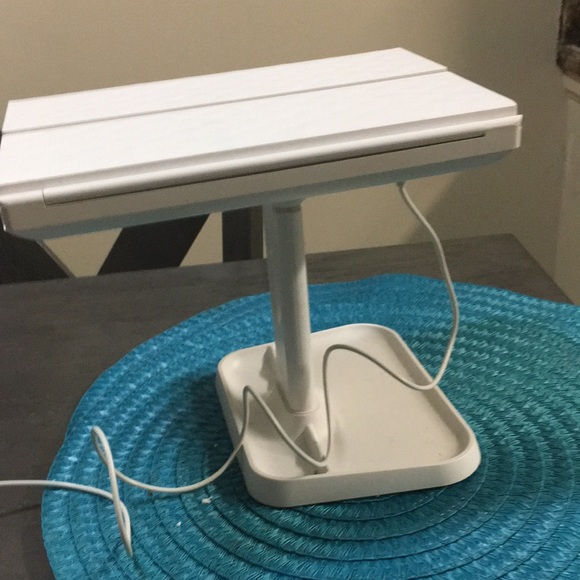 AirExpert trifold LED make up mirror - Picture 4 of 7